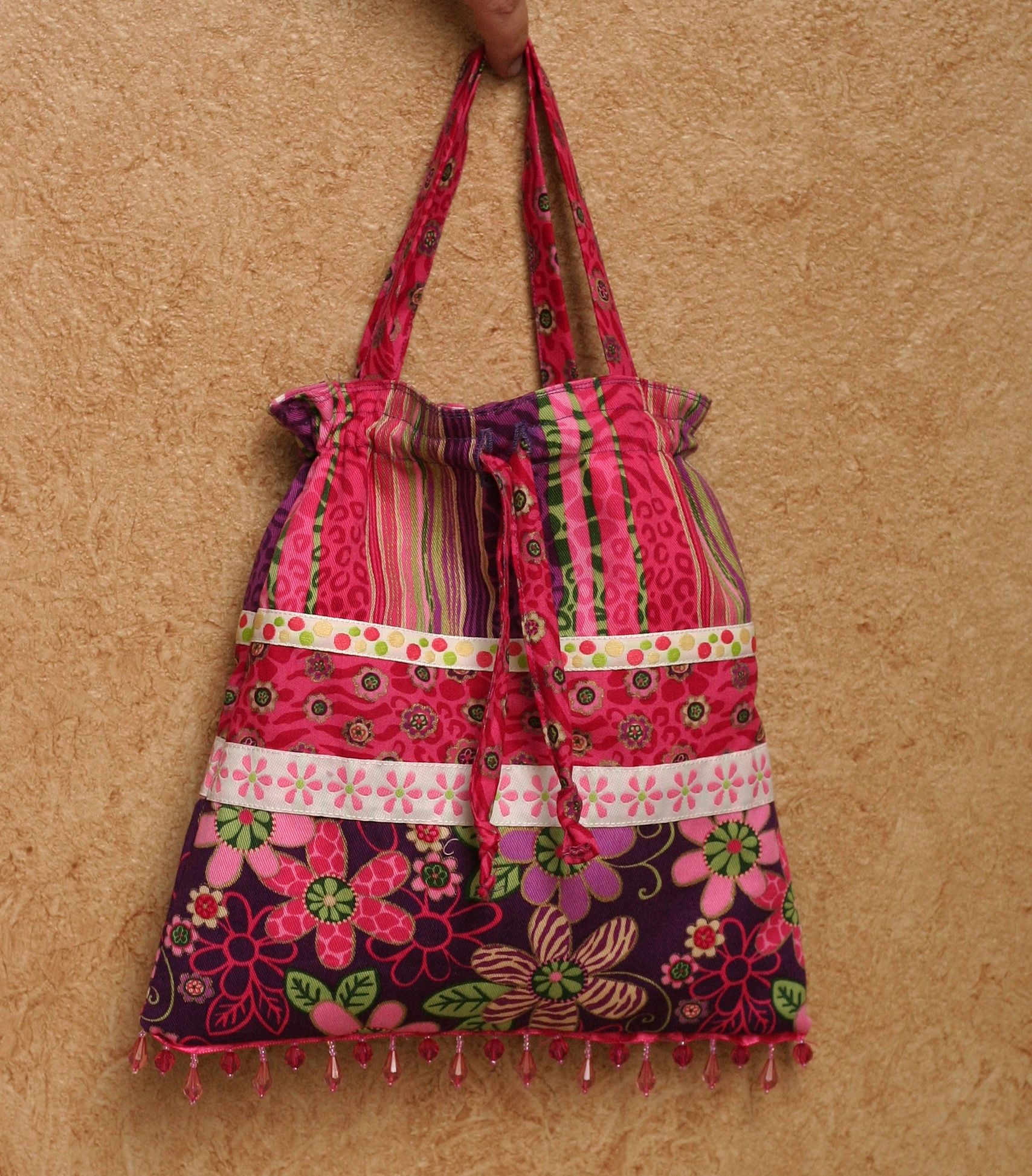 Way groovy beaded purse